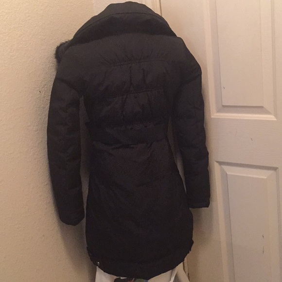 Kenneth Cole With removable Faux Fur Collar - Picture 3 of 8